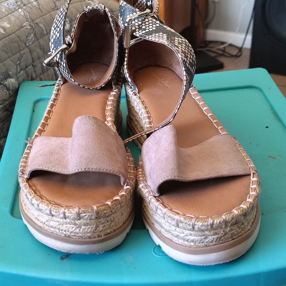 Tan and Black Espadrille Shoes with Platform Sole
